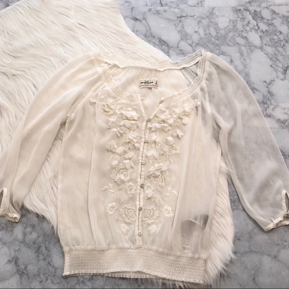 A B E R C R O M B I E : White Floral Peasant Top - image 4